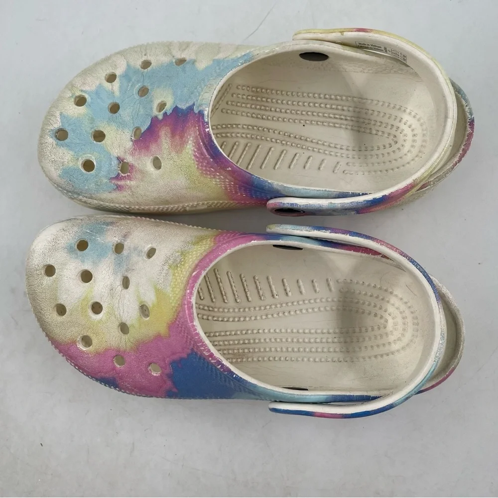 Crocs Unisex Kids Classic Clogs Rainbow Tie Dye Junior Size 3 - (basically a 3Y)